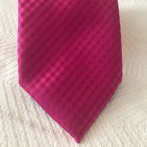 Geoffrey Beene 100% silk men’s tie Necktie